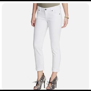 Brand new with tags. Kut from the Kloth Catherine boyfriend jeans white size 4